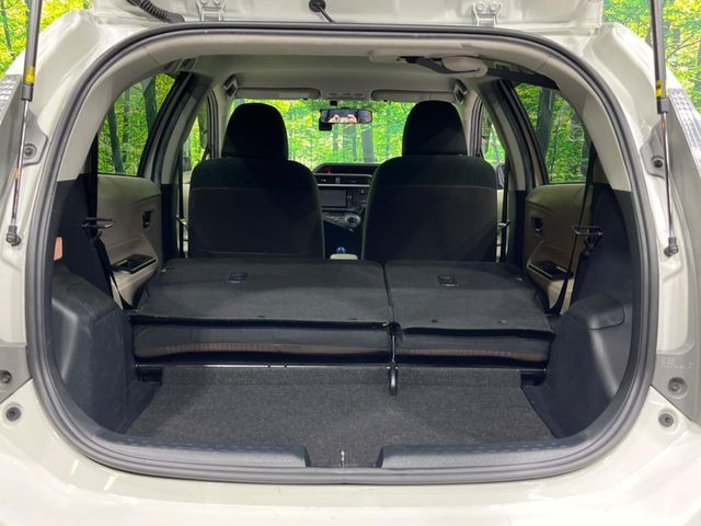 ���i�̂���������ʋ΁A���}���ɏ\���ȉ׎��X�y�[�X���m�ۂ��Ă���܂��B�Z�J���h�V�[�g��|���ƁA�傫�ȉו��̐ύڂ��\�ł���