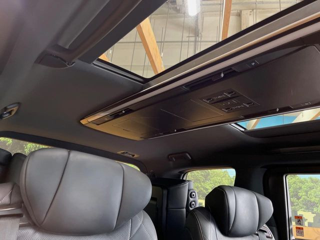 �y���E�Ɨ����[�����[�t�z2��ڍ��E�Ȃɂ��ꂼ��z�u���ꂽ�K���X���[�t!�������ɍ��킹�ĕБ������V�F�[�h��߂邱�Ƃ��\�ł�!