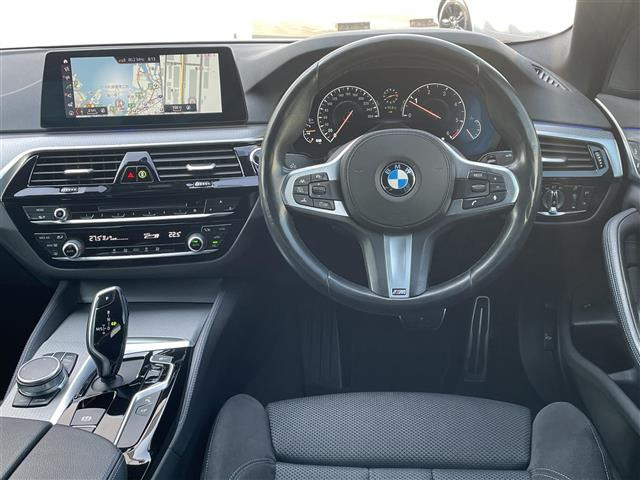 5シリーズセダン523d xドライブ Mスピリット 4WD