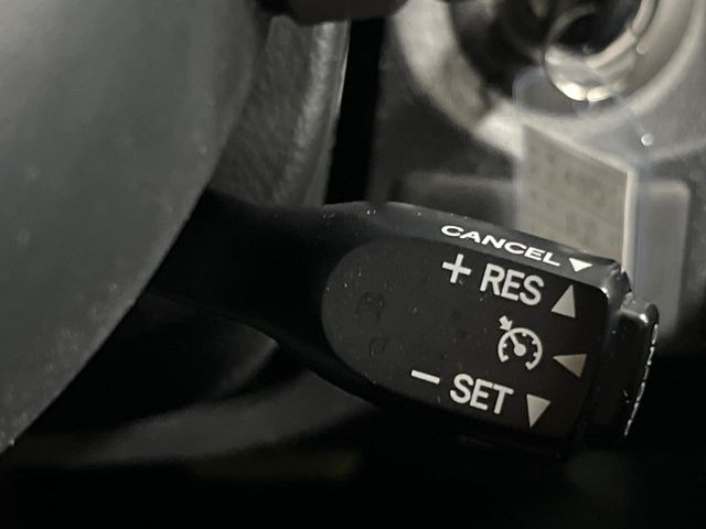 �y�N���[�Y�R���g���[���z�������H�����N���N���s�B�A�N�Z���𗣂��Ă���葬�x�ő��s���ł��A�������^�]���̕��S���y��!�����E�������ȒP�ȃX�C�b�`����Œ����ł��܂��B