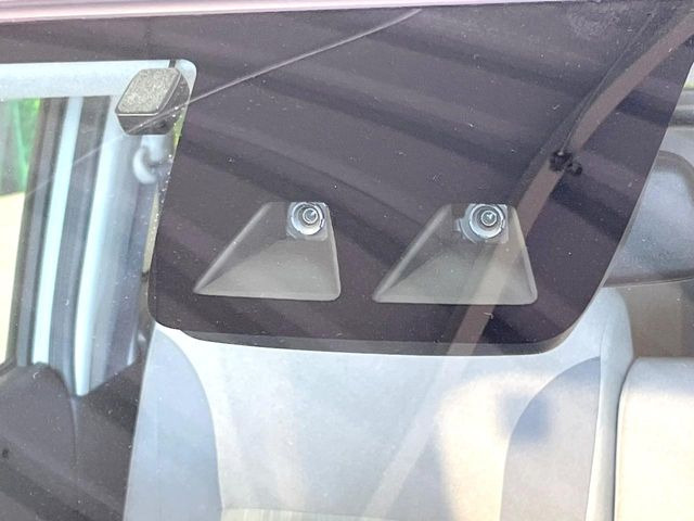 �y�X�}�[�g�A�V�X�g�z���s���ɑO���̎ԗ�����F�����A�Փ˂������Ȏ��͌x��ƃu���[�L�ŏՓˉ���Ɣ�Q�y�����A�V�X�g�B�����S�Ƀh���C�u�����y���݂��������܂��B