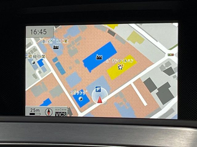 ●純正ナビ:一体感のあるナビは、高級感ある車内を演出してくれます。オーディオ機能も充実しておりますので、運転もより楽しめます♪