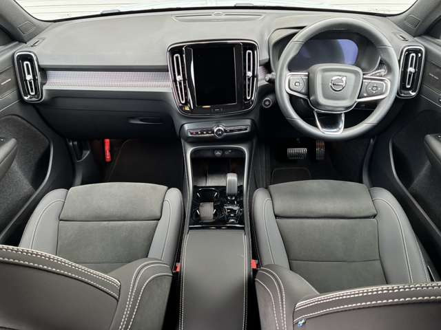 XC40ウルトラ B4 AWD 4WD