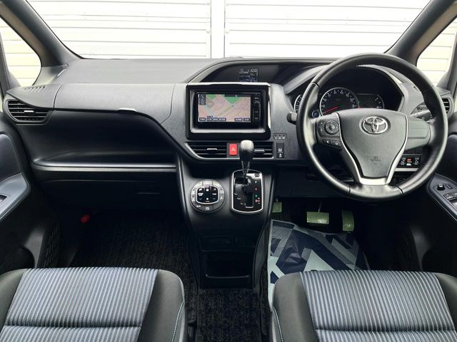 ヴォクシー2.0 ZS