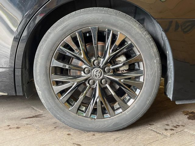 �y����19�C���`�A���~�z�C�[���z�O�ςɃ}�b�`���������A���~�z�C�[���𑕒����Ă���܂��B�e��ЊO�A���~�z�C�[����A�X�^�b�h���X�^�C�����戵�����Ă���܂��B���񂲑��k����������