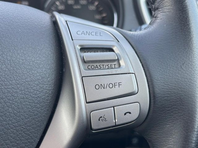 �y�N���[�Y�R���g���[���z�������H�����N���N���s�B�A�N�Z���𗣂��Ă���葬�x�ő��s���ł��A�������^�]���̕��S���y��!�����E�������ȒP�ȃX�C�b�`����Œ����ł��܂��B