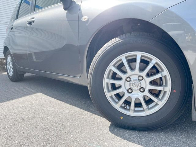 【14インチアルミホイール】外観にマッチしたアルミホイールを装着しております。各種アルミホイールや、スタッドレスタイヤも取扱いしております。是非ご相談ください♪