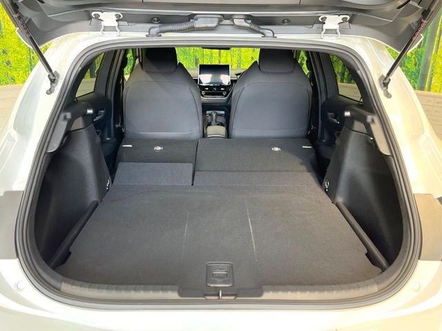 普段のお買い物や通勤、送迎等に十分な荷室スペースを確保しております。セカンドシートを倒すと、大きな荷物の積載も可能です♪