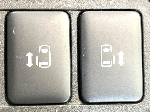 �y�����p���[�X���C�h�h�A�z�X�}�[�g�L�[��^�]�Ȃ̃X�C�b�`�Ō�ȗ����X���C�h�h�A�̊J���\���d��������͂����ăh�A���J����K�v�������A�����Ȃ��q�l�ł��ȒP�ɊJ���߂ł����K�ł���