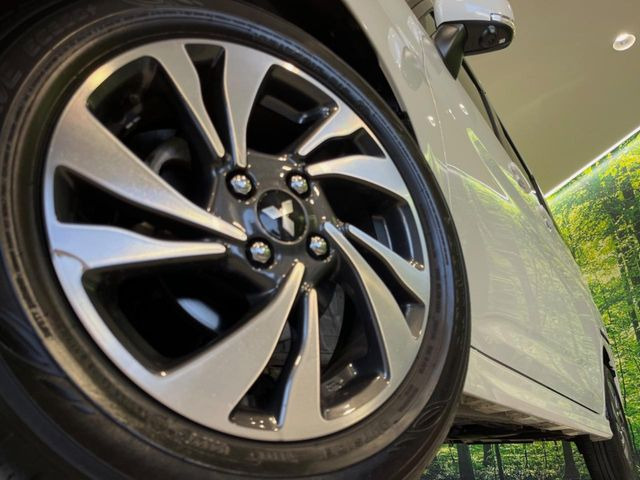 �y����15�C���`�A���~�z�C�[���z�O�ςɃ}�b�`���������A���~�z�C�[���𑕒����Ă���܂��B�e��ЊO�A���~�z�C�[����A�X�^�b�h���X�^�C�����戵�����Ă���܂��B���񂲑��k����������