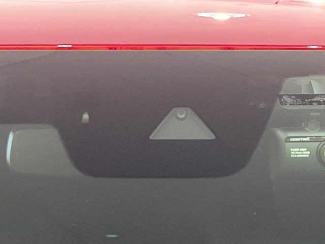 �y�A�h�o���X�g�X�}�[�g�V�e�B�u���[�L�T�|�[�g�z�ᑬ���s���ɑO���̎ԗ�����F�����A�Փ˂������Ȏ��͌x��ƃu���[�L�ŏՓˉ���Ɣ�Q�y�����A�V�X�g�B�����S�Ƀh���C�u�����y���݂��������܂��B