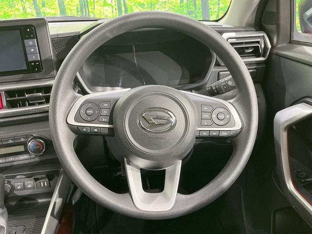 �y�����v�����X�e�A�����O�z�㎿�Ȋv���g�p���邱�ƂŁA��ɂ����������݂ƂĂ��^�]���₷���n���h���ł���