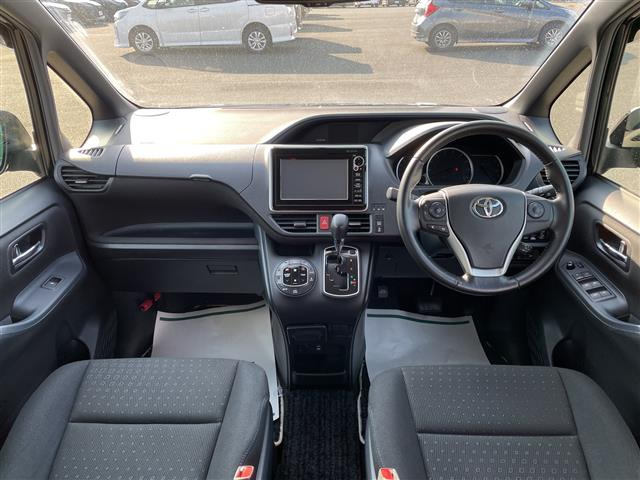 ヴォクシー2.0 V 4WD