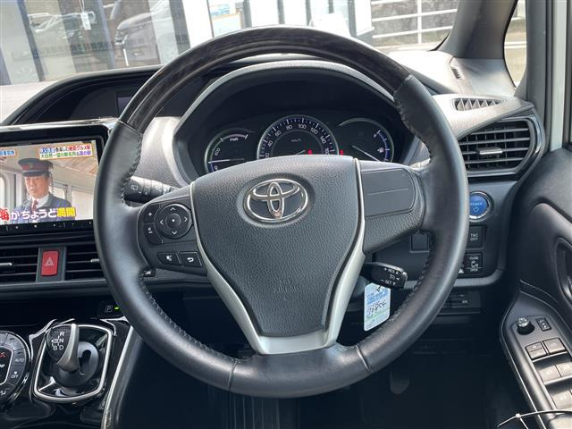 エスクァイアハイブリッド1.8 Gi