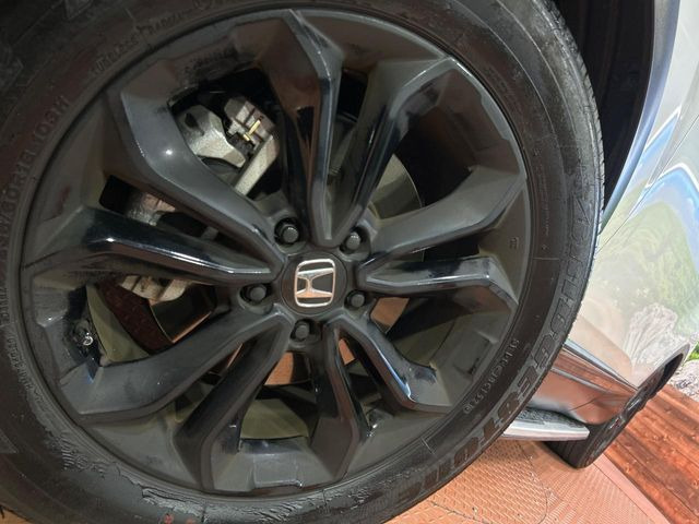 �y����18�C���`�A���~�z�C�[���z�O�ςɃ}�b�`���������A���~�z�C�[���𑕒����Ă���܂��B�e��ЊO�A���~�z�C�[����A�X�^�b�h���X�^�C�����戵�����Ă���܂��B���񂲑��k������