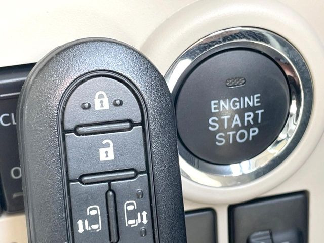 �y�L�[�t���[�V�X�e���z�J�o����|�P�b�g�ɓ��ꂽ�܂܂ł��h�A�̎{���E�������\�ȃX�}�[�g�L�[�𑕔��B�G���W���̃I���E�I�t�����J�M�����o���K�v����������Ƃ��Ă��֗��ł���