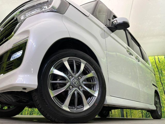 �y�����A���~�z�C�[���z�O�ςɃ}�b�`���������A���~�z�C�[���𑕒����Ă���܂��B�e��ЊO�A���~�z�C�[����A�X�^�b�h���X�^�C�����戵�����Ă���܂��B���񂲑��k����������