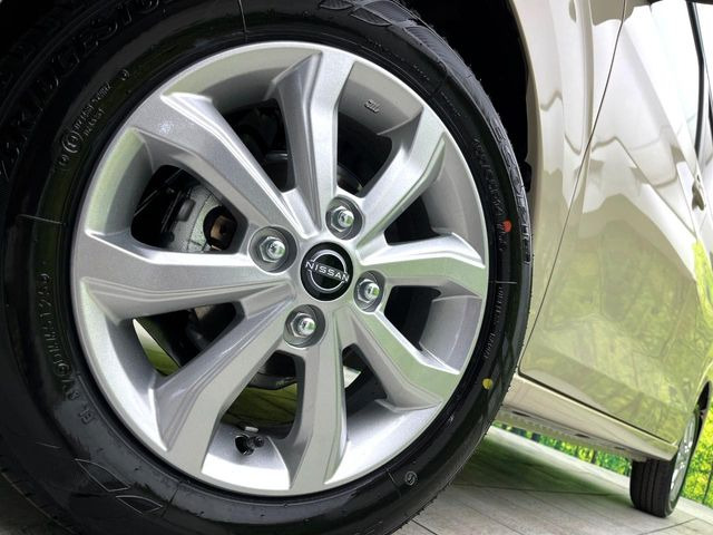 �y����14�C���`�A���~�z�C�[���z�O�ςɃ}�b�`���������A���~�z�C�[���𑕒����Ă���܂��B�e��ЊO�A���~�z�C�[����A�X�^�b�h���X�^�C�����戵�����Ă���܂��B���񂲑��k����������