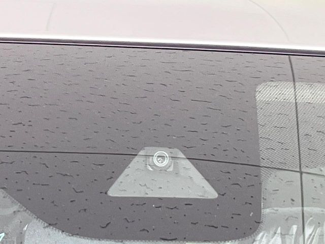 �y�G�}�[�W�F���V�[�u���[�L�z���s���ɑO���̎ԗ�����F�����A�Փ˂������Ȏ��͌x��ƃu���[�L�ŏՓˉ���Ɣ�Q�y�����A�V�X�g�B�����S�Ƀh���C�u�����y���݂��������܂��B