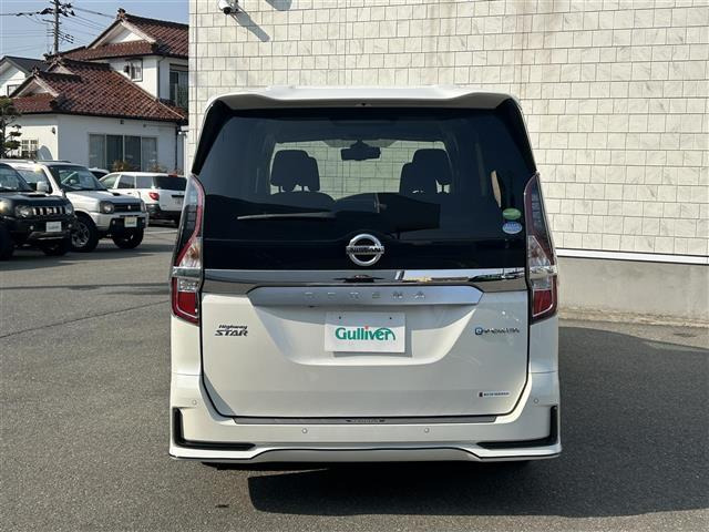 セレナ1.2 e-POWER ハイウェイスターV アーバンクロム