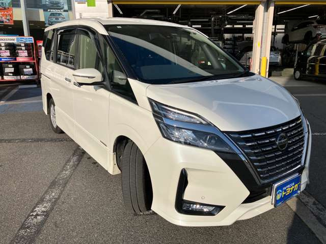 セレナ2.0 ハイウェイスターV 4WD