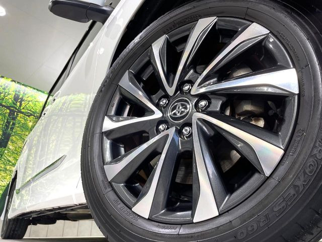 �y����17�C���`�A���~�z�C�[���z�O�ςɃ}�b�`���������A���~�z�C�[���𑕒����Ă���܂��B�e��ЊO�A���~�z�C�[����A�X�^�b�h���X�^�C�����戵�����Ă���܂��B���񂲑��k����������