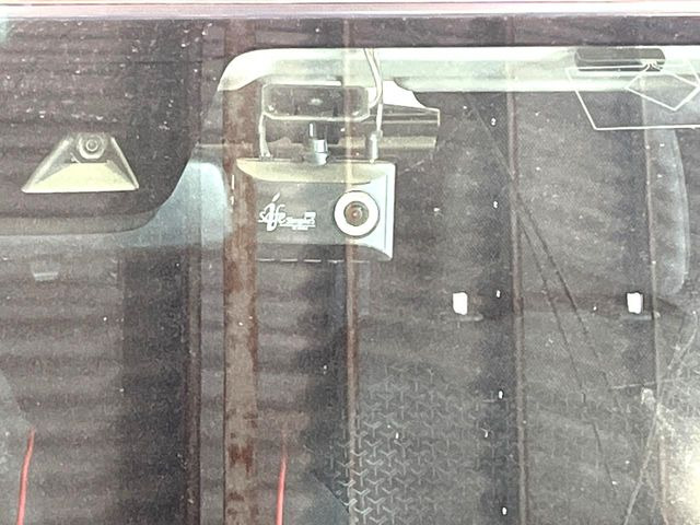 【ドライブレコーダー】ドライブレコーダー装備!走行中はもちろん、あおり運転や事故に遭遇した際、映像で記録し、万一のリスクに備えます。※記録用SDカードはお客様ご自身でご準備いただく必要があります。