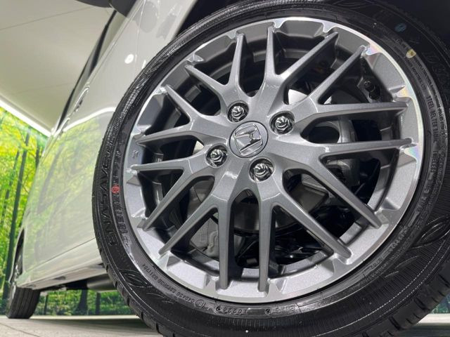 �y����15�C���`�A���~�z�C�[���z�O�ςɃ}�b�`���������A���~�z�C�[���𑕒����Ă���܂��B�e��ЊO�A���~�z�C�[����A�X�^�b�h���X�^�C�����戵�����Ă���܂��B���񂲑��k����������