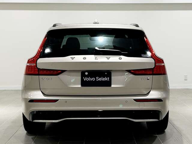 V60ウルトラ T6  AWD プラグインハイブリッド 4WD