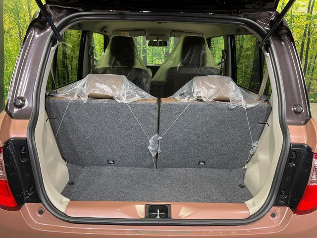 ���i�̂���������ʋ΁A���}���ɏ\���ȉ׎��X�y�[�X���m�ۂ��Ă���܂��B�Z�J���h�V�[�g��|���ƁA�傫�ȉו��̐ύڂ��\�ł���