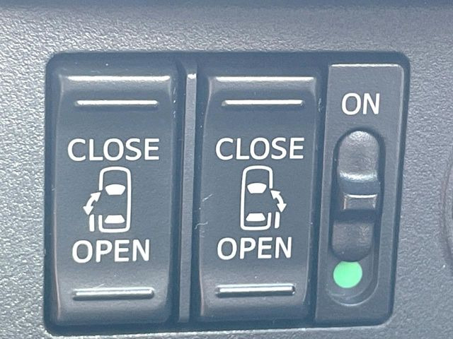 �y�����X���C�h�h�A�z���ԏ�ŗׂ̎ԂƂ̊Ԋu���������ɂ������A�X���C�h�h�A�Ȃ���S!�h�A�I�[�v������������炸�A�J�������L���̂ŏ��~�肪�Ƃ��Ă��ȒP�ł��B�傫�ȉו��̏o���������Ȃ���\��