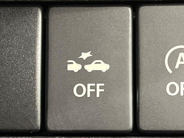 �y���[�_�[�u���[�L�T�|�[�g�z���s���ɑO���̎ԗ�����F�����A�Փ˂������Ȏ��͌x��ƃu���[�L�ŏՓˉ���Ɣ�Q�y�����A�V�X�g�B�����S�Ƀh���C�u�����y���݂��������܂��B