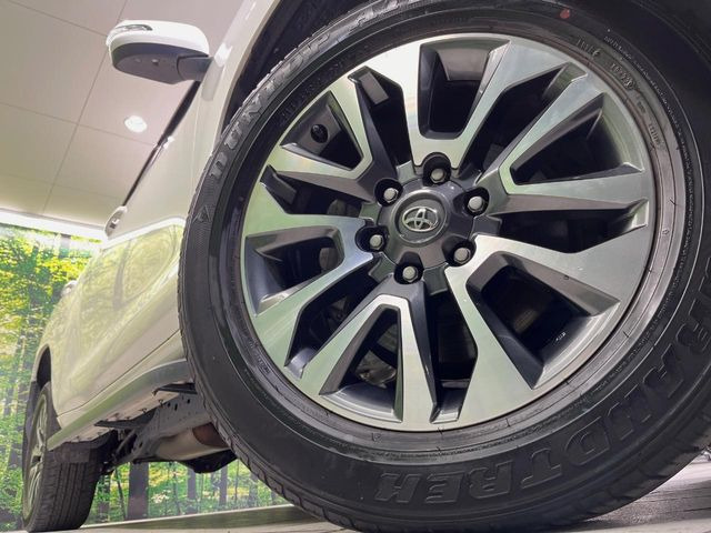 �y�����I�v�V����19�C���`�A���~�z�C�[���z�����I�v�V�����z�C�[���𑕒��B���s���\�̌���ɉ����A�O�ς����X�^�C���b�V���ɂȂ��Ă��܂��B