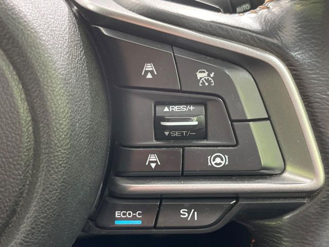 【全車速追従機能付クルーズコントロール】高速道路での長距離走行が楽に!!自動で速度を保つクルーズコントロールが、衝突軽減システムと連携し、前方の車両を感知して車間を保つように速度調節してくれます!!