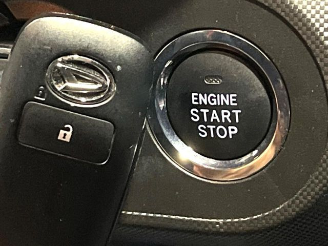 �y�L�[�t���[�V�X�e���z�J�o����|�P�b�g�ɓ��ꂽ�܂܂ł��h�A�̎{���E�������\�ȃX�}�[�g�L�[�𑕔��B�G���W���̃I���E�I�t�����J�M�����o���K�v����������Ƃ��Ă��֗��ł���