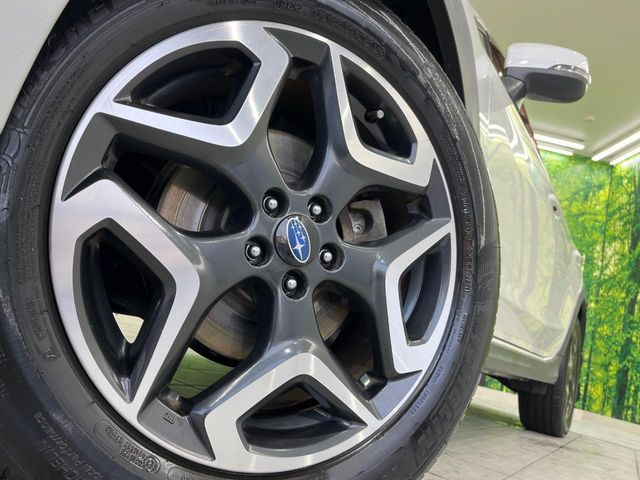 �y����17�C���`�A���~�z�C�[���z�O�ςɃ}�b�`���������A���~�z�C�[���𑕒����Ă���܂��B�e��ЊO�A���~�z�C�[����A�X�^�b�h���X�^�C�����戵�����Ă���܂��B���񂲑��k����������