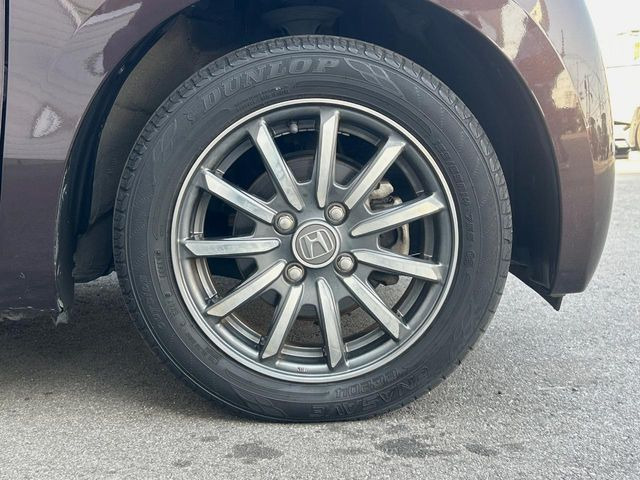 �y����14�C���`�A���~�z�C�[���z�O�ςɃ}�b�`���������A���~�z�C�[���𑕒����Ă���܂��B�e��ЊO�A���~�z�C�[����A�X�^�b�h���X�^�C�����戵�����Ă���܂��B���񂲑��k����������