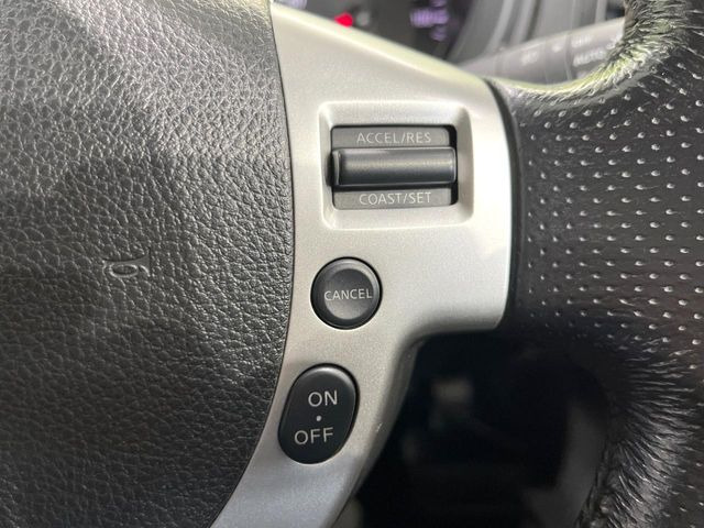 �y�N���[�Y�R���g���[���z�������H�����N���N���s�B�A�N�Z���𗣂��Ă���葬�x�ő��s���ł��A�������^�]���̕��S���y��!�����E�������ȒP�ȃX�C�b�`����Œ����ł��܂��B