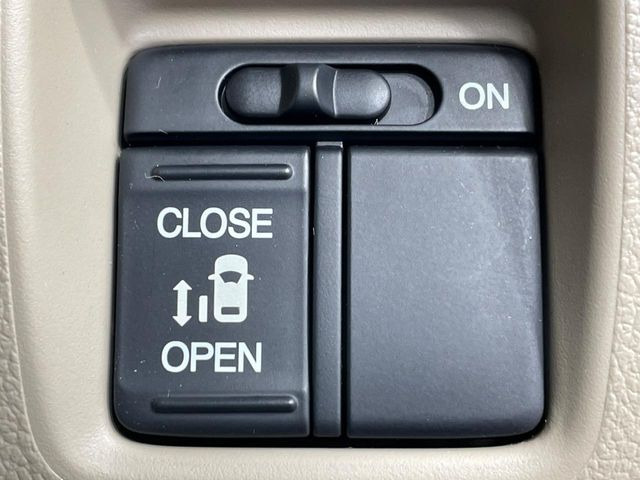 �y�p���[�X���C�h�h�A�z�X�}�[�g�L�[��^�]�Ȃ̃X�C�b�`�ŃX���C�h�h�A�̊J���\���d��������͂����ăh�A���J����K�v�������A���������q�l�ł��A�d���ו��������Ă��鎞�����N�ɊJ���߂ł��܂���