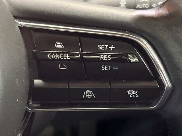 【マツダ・レーダークルーズコントロール】高速道路での長距離走行が楽に!自動で速度を保つクルーズコントロールが、衝突軽減システムと連携し、前方の車両を感知して車間を保つように速度調節してくれます!!