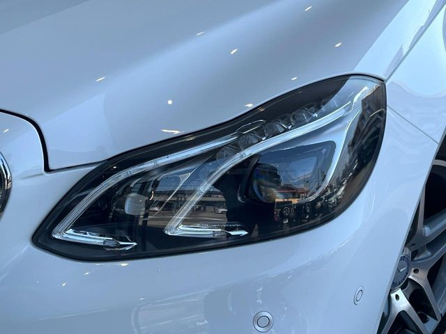 ��LED�w�b�h���C�g:��ԑ��s�����ǍD�Ȏ��E���m�ۂ����S���ĉ^�]�ł��鍂�P�xLED�w�b�h���C�g�𑕔�!�_�����x�������A����d�͂��}�����Ă��܂��B