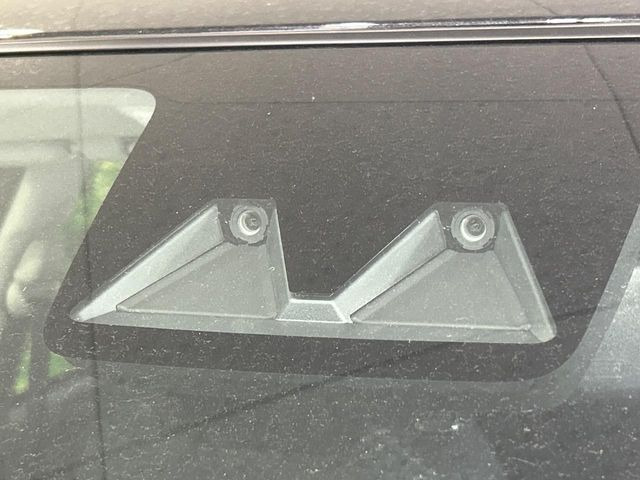 �y�X�}�[�g�A�V�X�g�z���s���ɑO���̎ԗ�����F�����A�Փ˂������Ȏ��͌x��ƃu���[�L�ŏՓˉ���Ɣ�Q�y�����A�V�X�g�B�����S�Ƀh���C�u�����y���݂��������܂��B