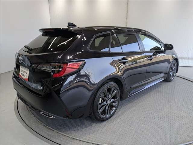 カローラツーリング1.8 ハイブリッド W×B