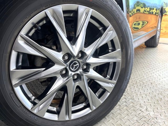 �y����19�C���`�A���~�z�C�[���z�O�ςɃ}�b�`���������A���~�z�C�[���𑕒����Ă���܂��B�e��ЊO�A���~�z�C�[����A�X�^�b�h���X�^�C�����戵�����Ă���܂��B���񂲑��k����������