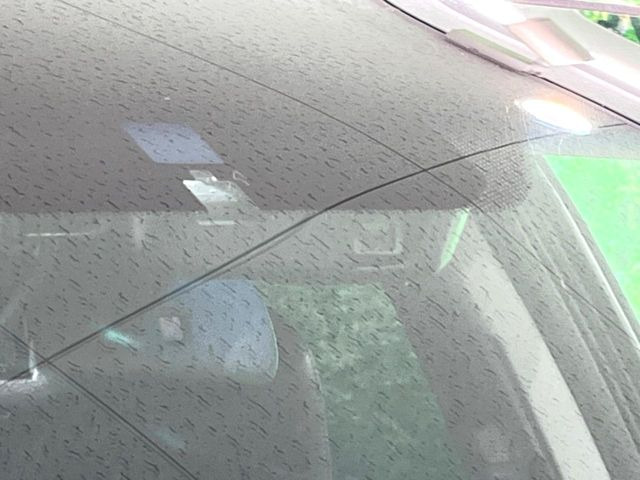 �y�z���_�Z���V���O�z���s���ɑO���̎ԗ�����F�����A�Փ˂������Ȏ��͌x��ƃu���[�L�ŏՓˉ���Ɣ�Q�y�����A�V�X�g�B�����S�Ƀh���C�u�����y���݂��������܂��B