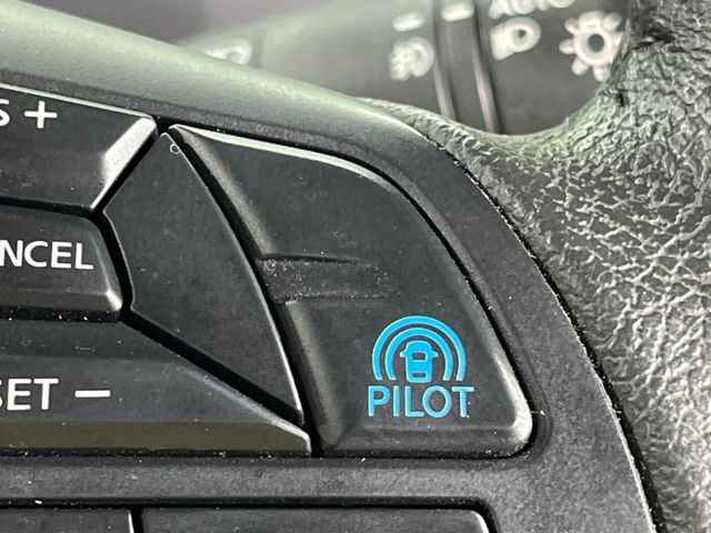 【プロパイロット】高速道路での長距離走行が楽に!!渋滞時と巡回走行のシーンで、アクセル・ブレーキ・ステアリングを自動で制御し、長距離運転の負担を軽減してくれます♪