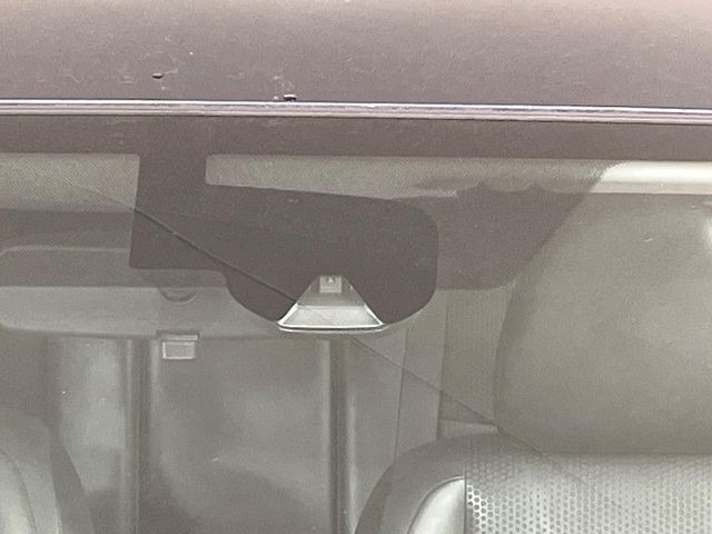 �y�G�}�[�W�F���V�[�u���[�L�z���s���ɑO���̎ԗ�����F�����A�Փ˂������Ȏ��͌x��ƃu���[�L�ŏՓˉ���Ɣ�Q�y�����A�V�X�g�B�����S�Ƀh���C�u�����y���݂��������܂��B