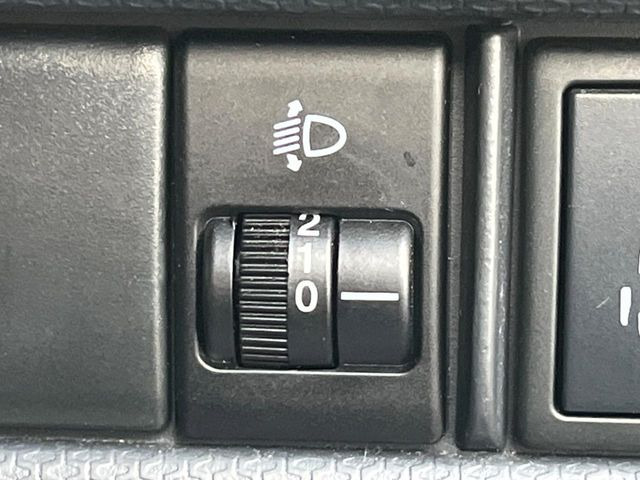 �y�w�b�h���C�g���x���C�U�[�z�w�b�h���C�g�̍����𒲐��ł��܂���