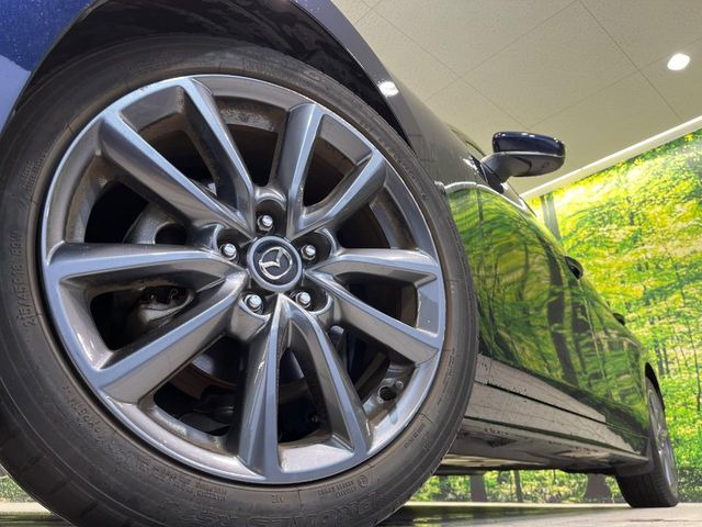 �y����18�C���`�A���~�z�C�[���z�O�ςɃ}�b�`���������A���~�z�C�[���𑕒����Ă���܂��B�e��ЊO�A���~�z�C�[����A�X�^�b�h���X�^�C�����戵�����Ă���܂��B���񂲑��k����������