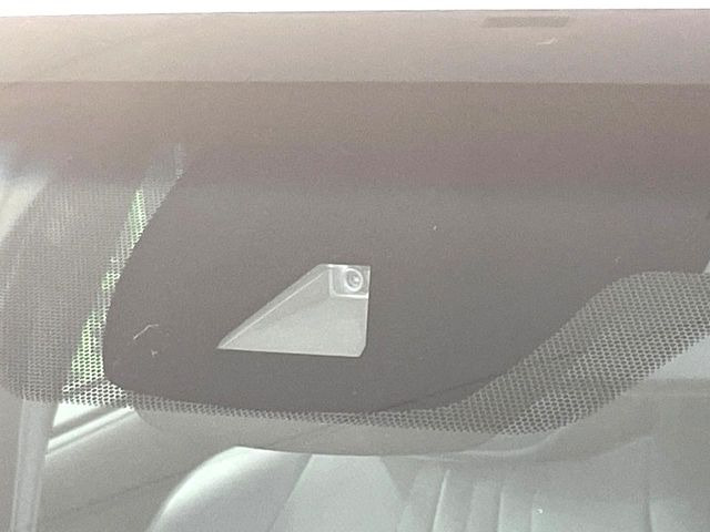 �y�g���^�Z�[�t�e�B�Z���X�z���s���ɑO���̎ԗ�����F�����A�Փ˂������Ȏ��͌x��ƃu���[�L�ŏՓˉ���Ɣ�Q�y�����A�V�X�g�B�����S�Ƀh���C�u�����y���݂��������܂��B